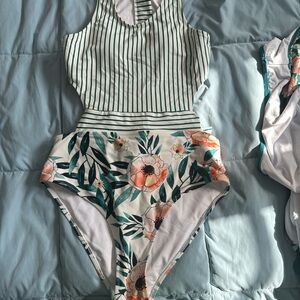 Cup she Striped And Floral One Piece Suit. Zip Up Back Size Medium